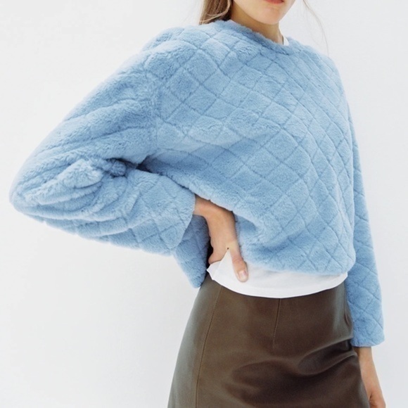 Zara Faux Fur Sweatshirt - Picture 2 of 5